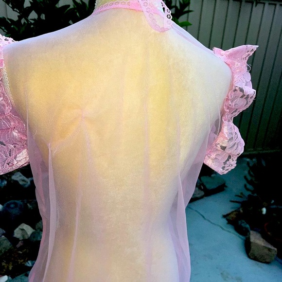 Sheer pink vest - Picture 5 of 5